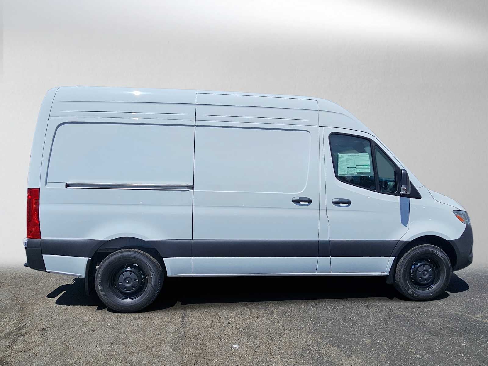 2026 Mercedes-Benz Sprinter Cargo 2500 Standard Roof I4 Diesel 144 RWD