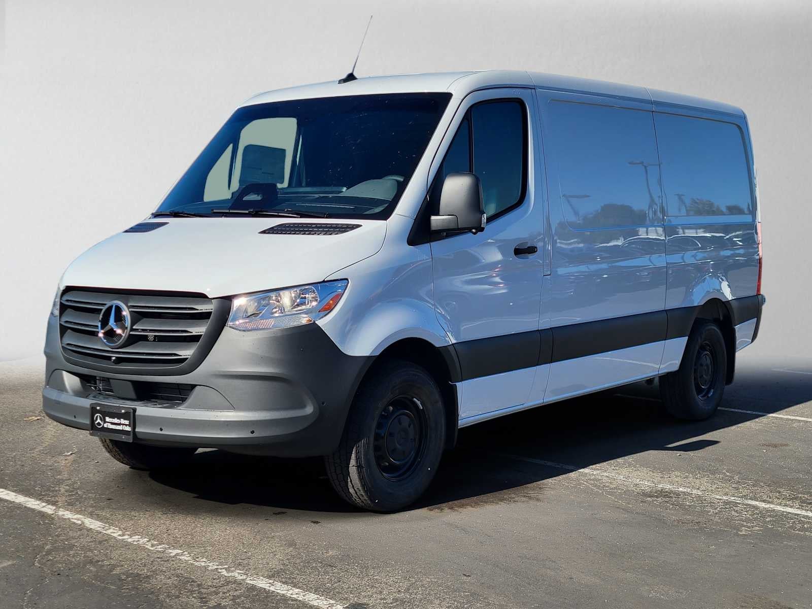 2026 Mercedes-Benz Sprinter Cargo 2500 Standard Roof I4 Diesel 144 RWD