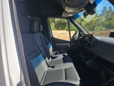 2026 Mercedes-Benz Sprinter 2500 Standard Roof I4 Diesel 144 RWD