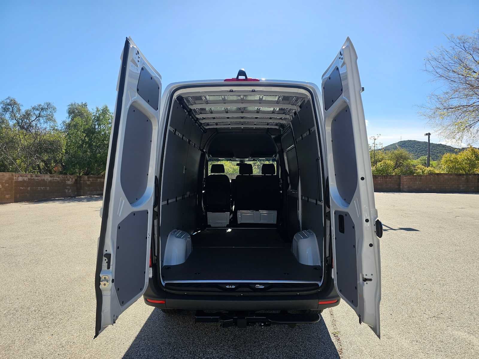 2026 Mercedes-Benz Sprinter 2500 Standard Roof I4 Diesel 144 RWD