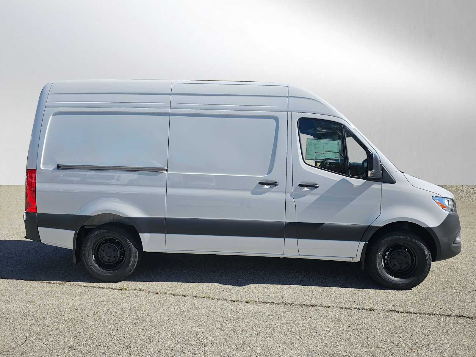 2026 Mercedes-Benz Sprinter 2500 Standard Roof I4 Diesel 144 RWD