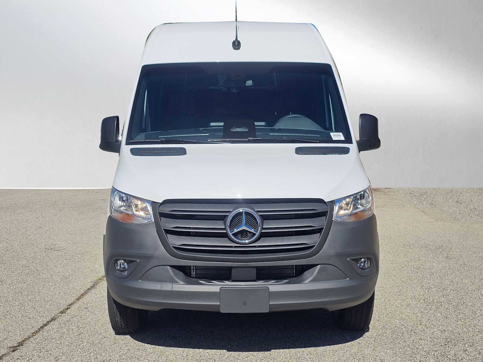 2026 Mercedes-Benz Sprinter 2500 Standard Roof I4 Diesel 144 RWD
