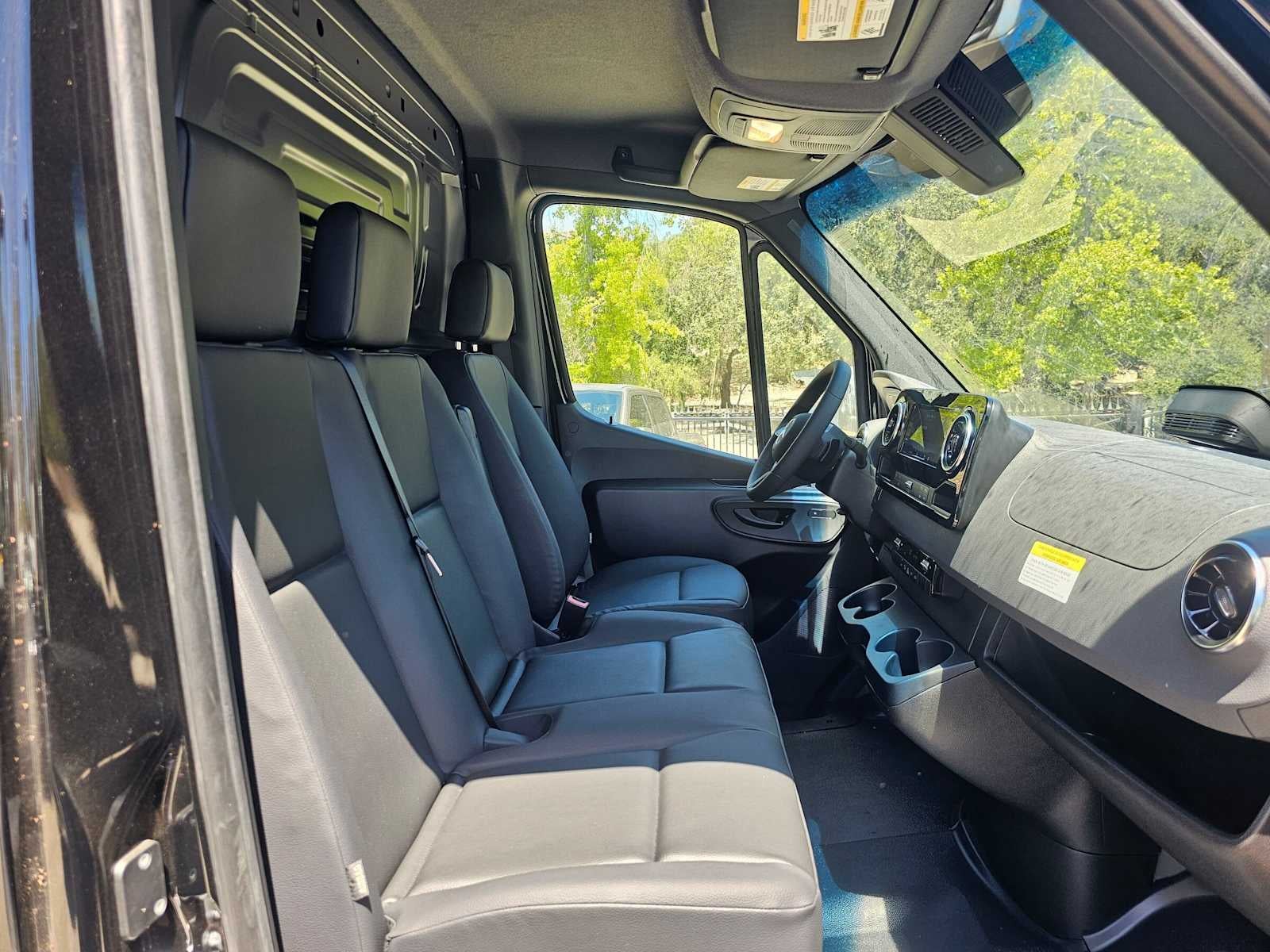 2026 Mercedes-Benz Sprinter 2500 Standard Roof I4 Diesel 144 RWD