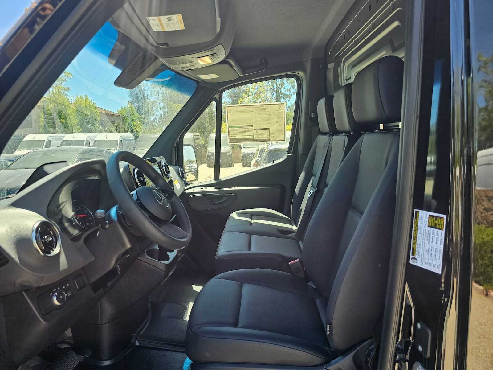 2026 Mercedes-Benz Sprinter 2500 Standard Roof I4 Diesel 144 RWD