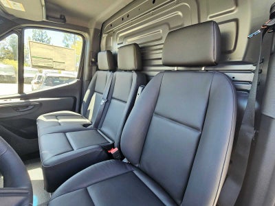 2026 Mercedes-Benz Sprinter 2500 Standard Roof I4 Diesel 144 RWD