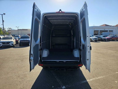 2026 Mercedes-Benz Sprinter Cargo 2500 Standard Roof I4 Diesel 144 RWD