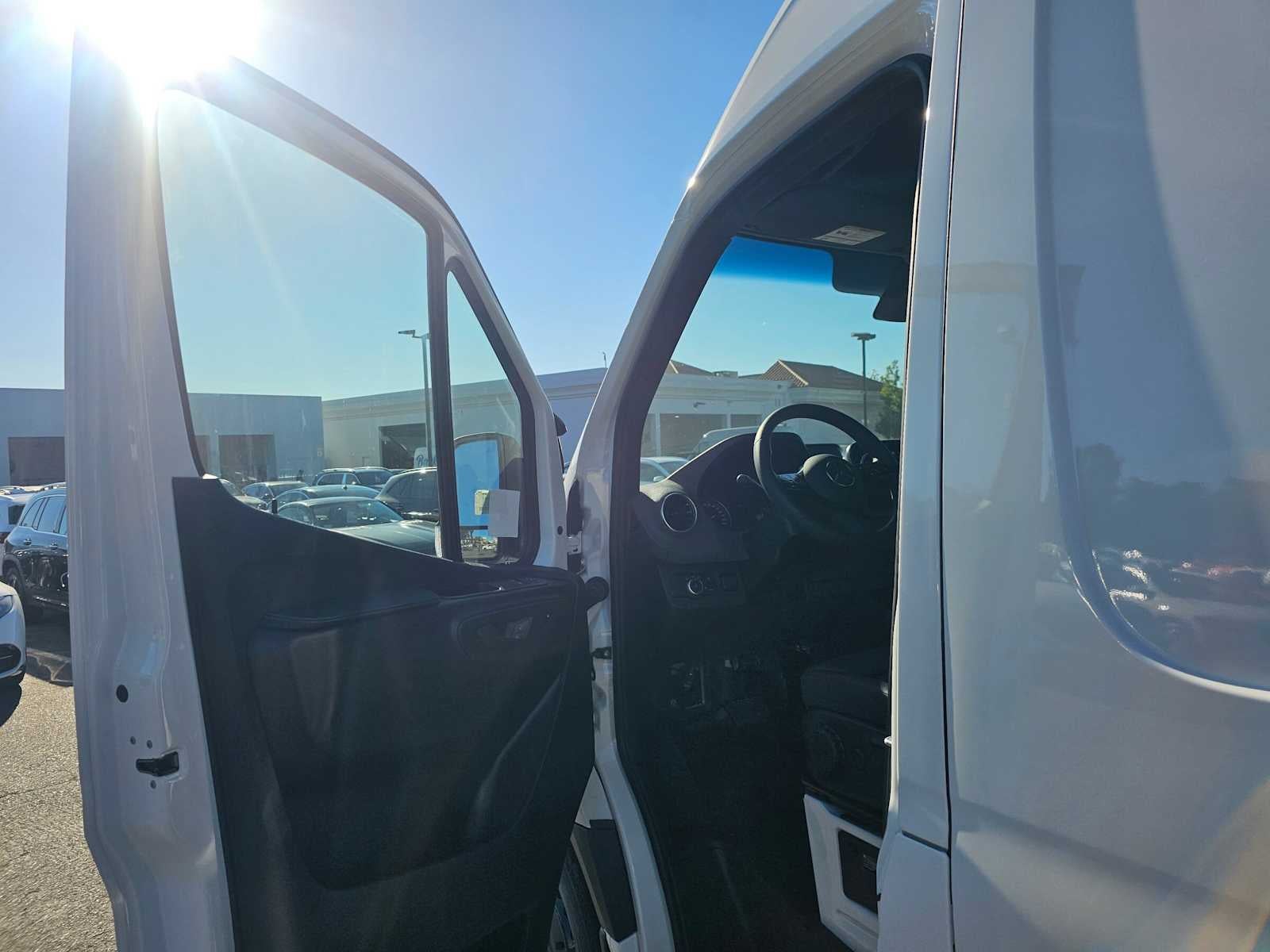 2026 Mercedes-Benz Sprinter Cargo 2500 Standard Roof I4 Diesel 144 RWD