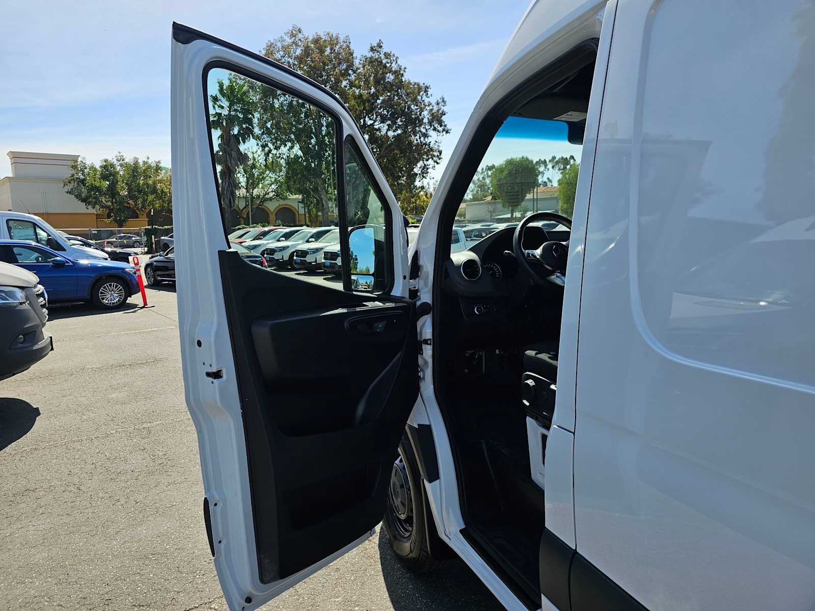 2025 Mercedes-Benz Sprinter Cargo Van 2500 Standard Roof I4 Diesel HO 144 RWD