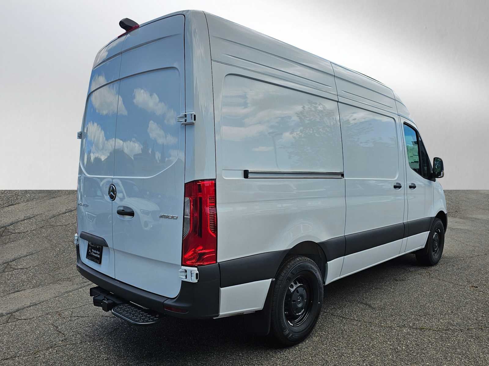 2025 Mercedes-Benz Sprinter Cargo Van 2500 Standard Roof I4 Diesel HO 144 RWD