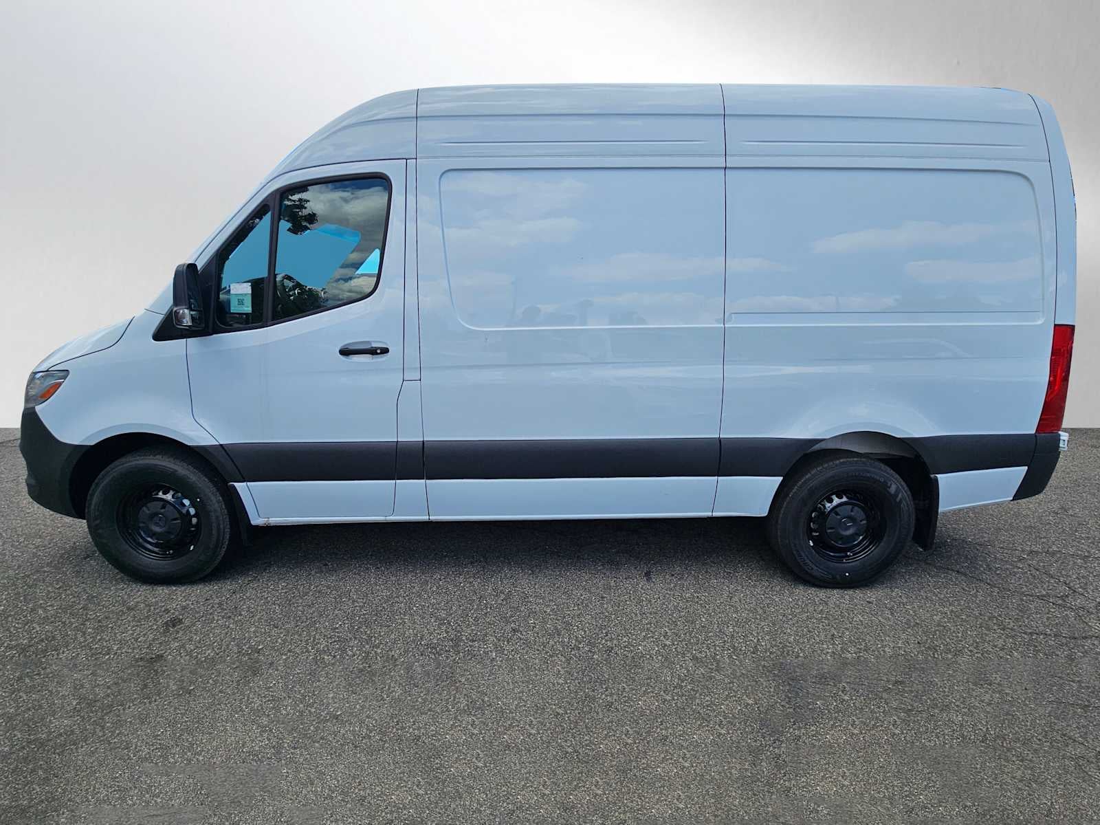 2025 Mercedes-Benz Sprinter Cargo Van 2500 Standard Roof I4 Diesel HO 144 RWD