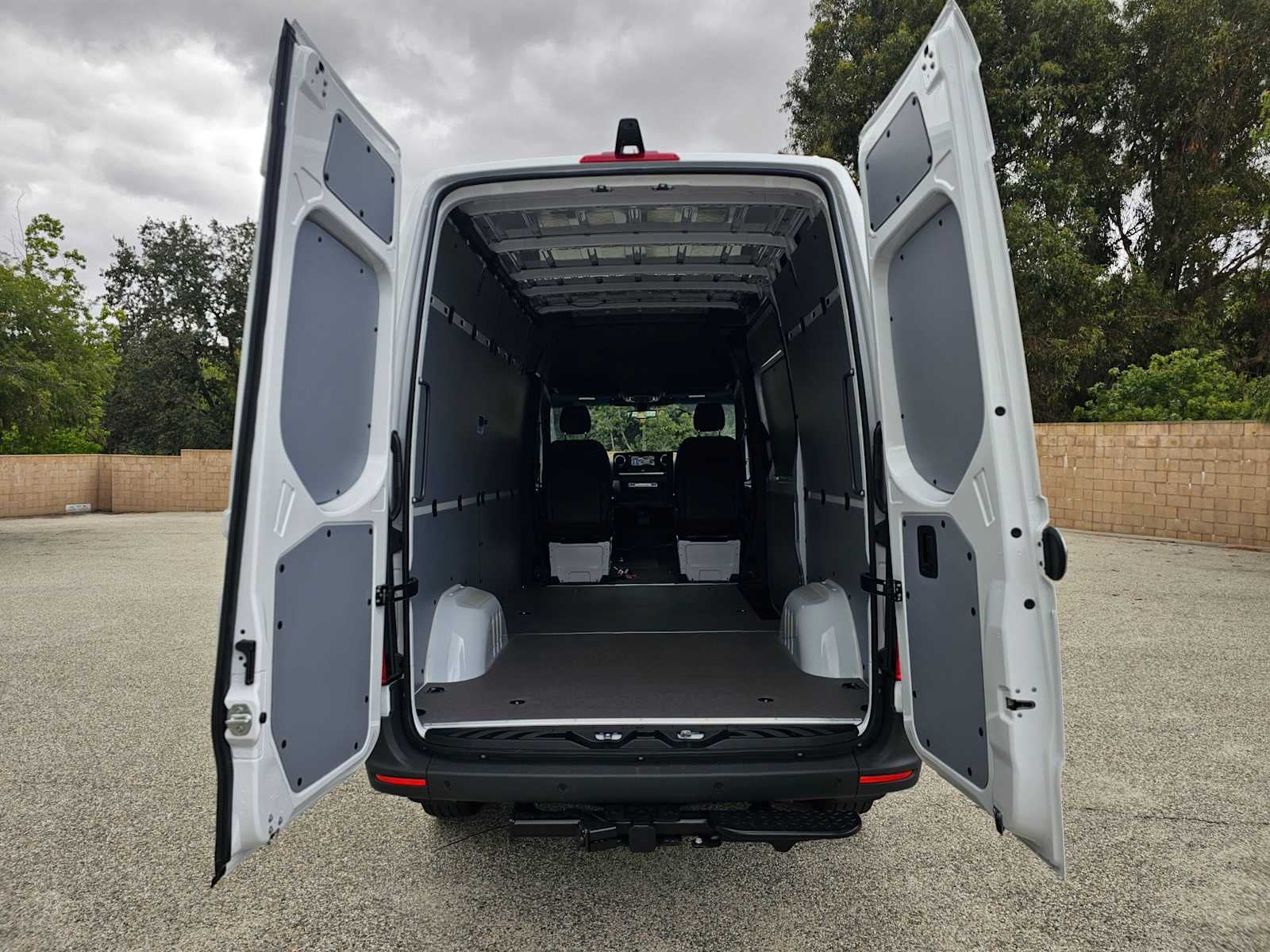 2026 Mercedes-Benz Sprinter 2500 Standard Roof I4 Diesel HO 144 RWD