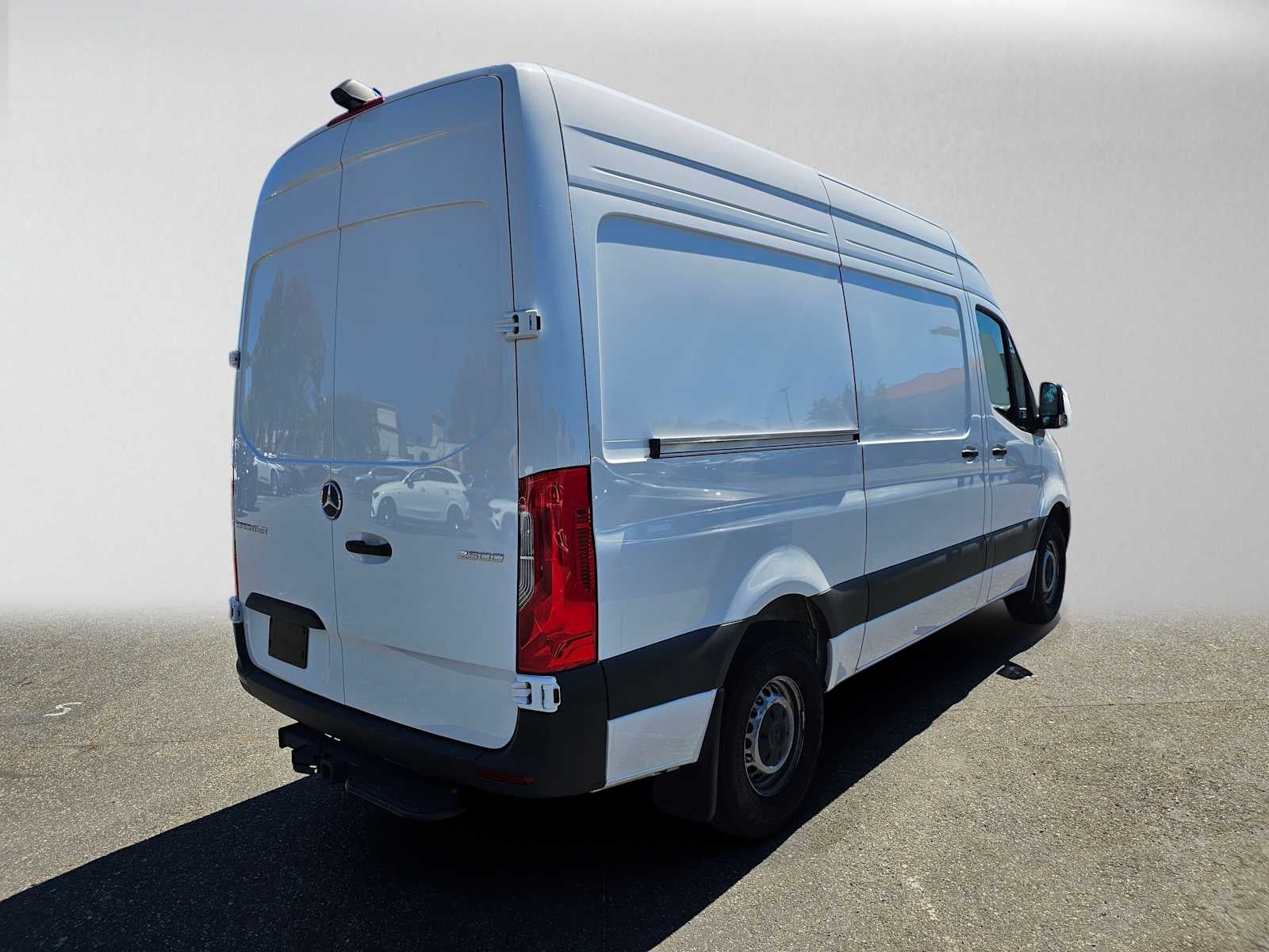 2026 Mercedes-Benz Sprinter 2500 Standard Roof I4 Diesel HO 144 RWD