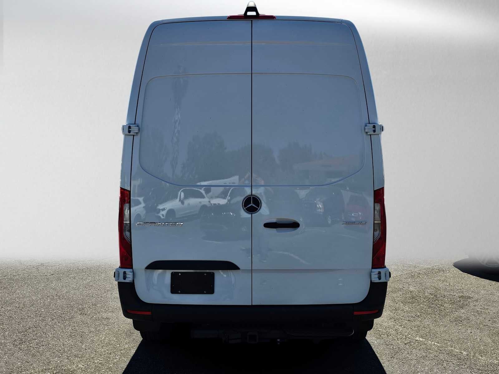2026 Mercedes-Benz Sprinter 2500 Standard Roof I4 Diesel HO 144 RWD