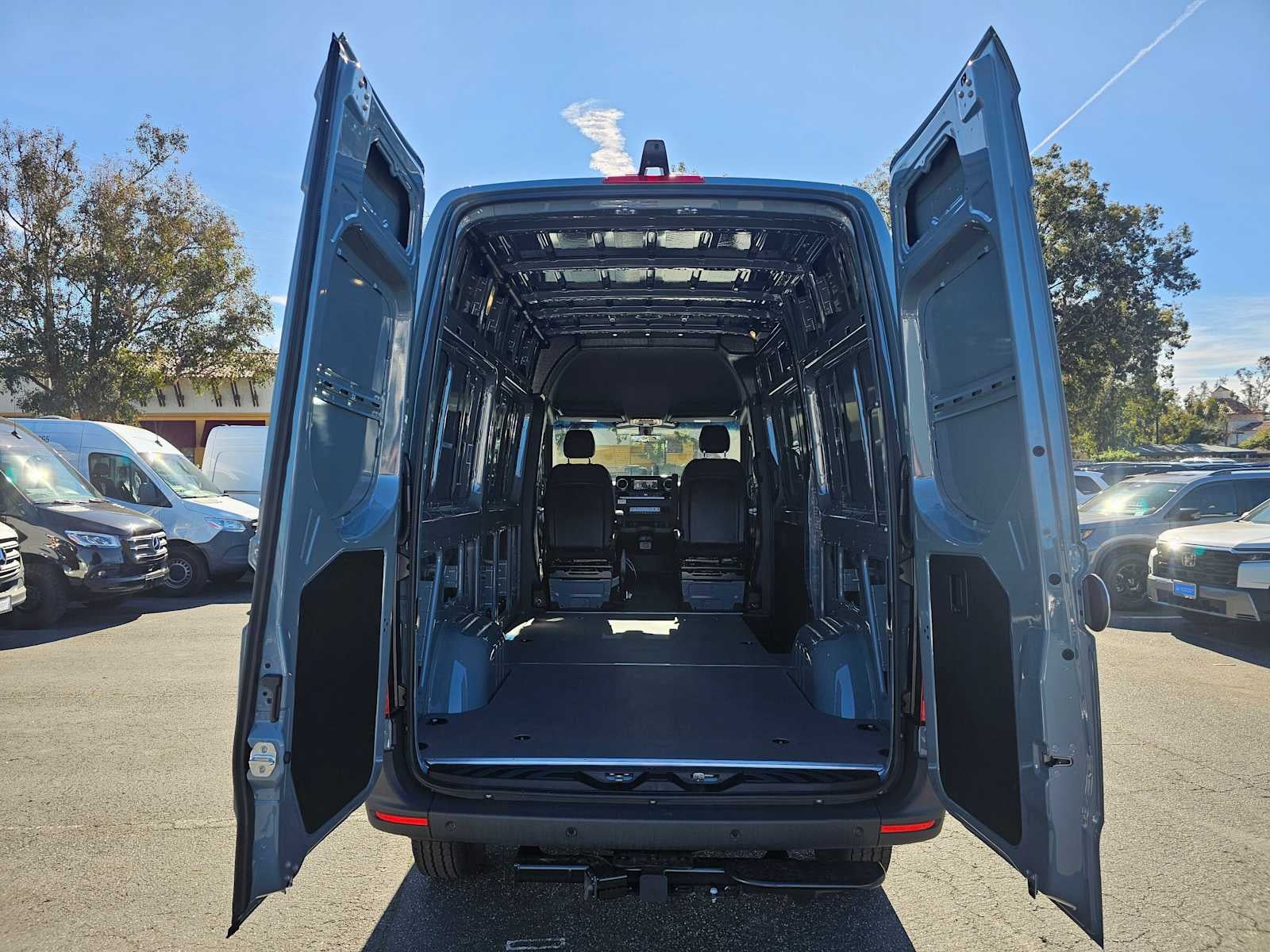 2026 Mercedes-Benz Sprinter 2500 Standard Roof I4 Diesel HO 144 AWD