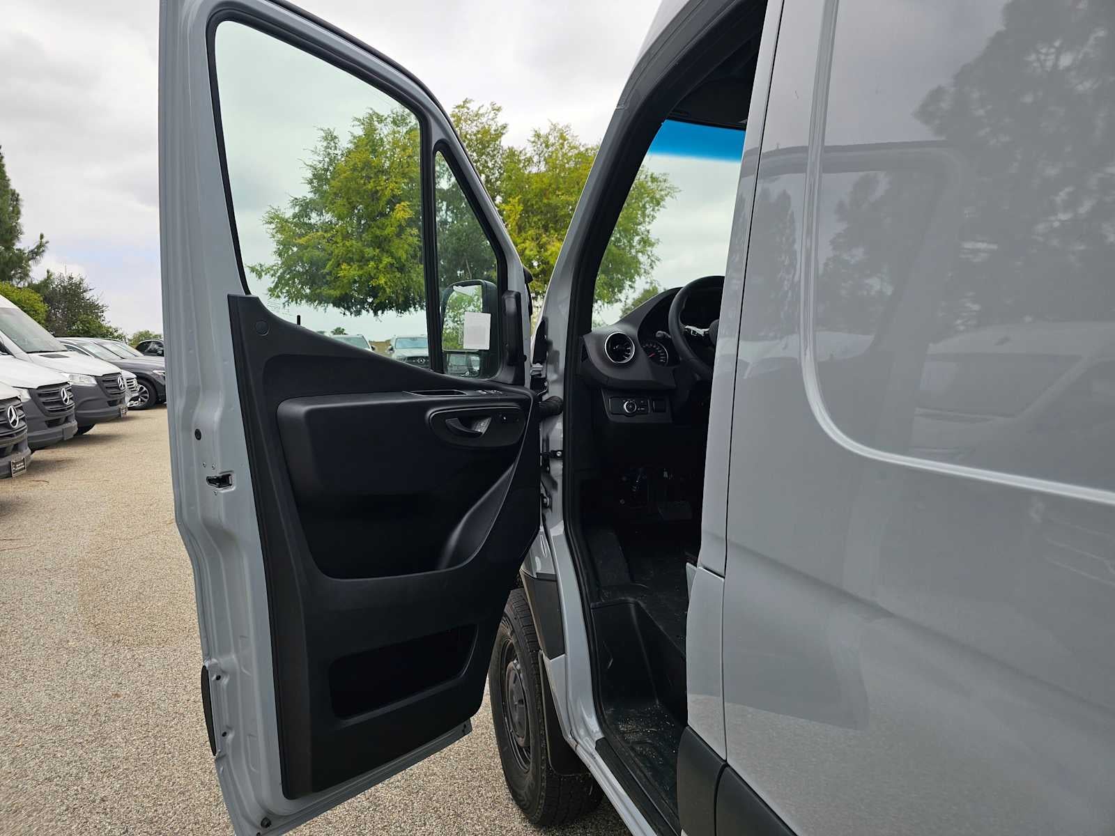 2025 Mercedes-Benz Sprinter Cargo Van 2500 Standard Roof I4 Diesel HO 144 AWD
