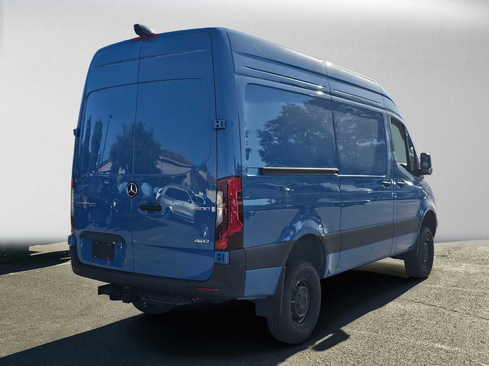 2027 Mercedes-Benz Sprinter Cargo 2500 Standard Roof I4 Diesel HO 144 AWD