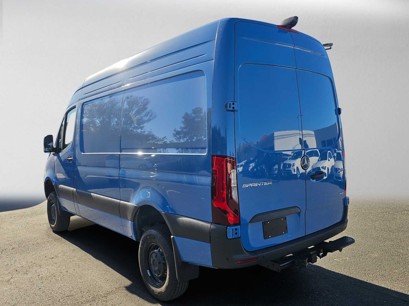 2027 Mercedes-Benz Sprinter Cargo 2500 Standard Roof I4 Diesel HO 144 AWD