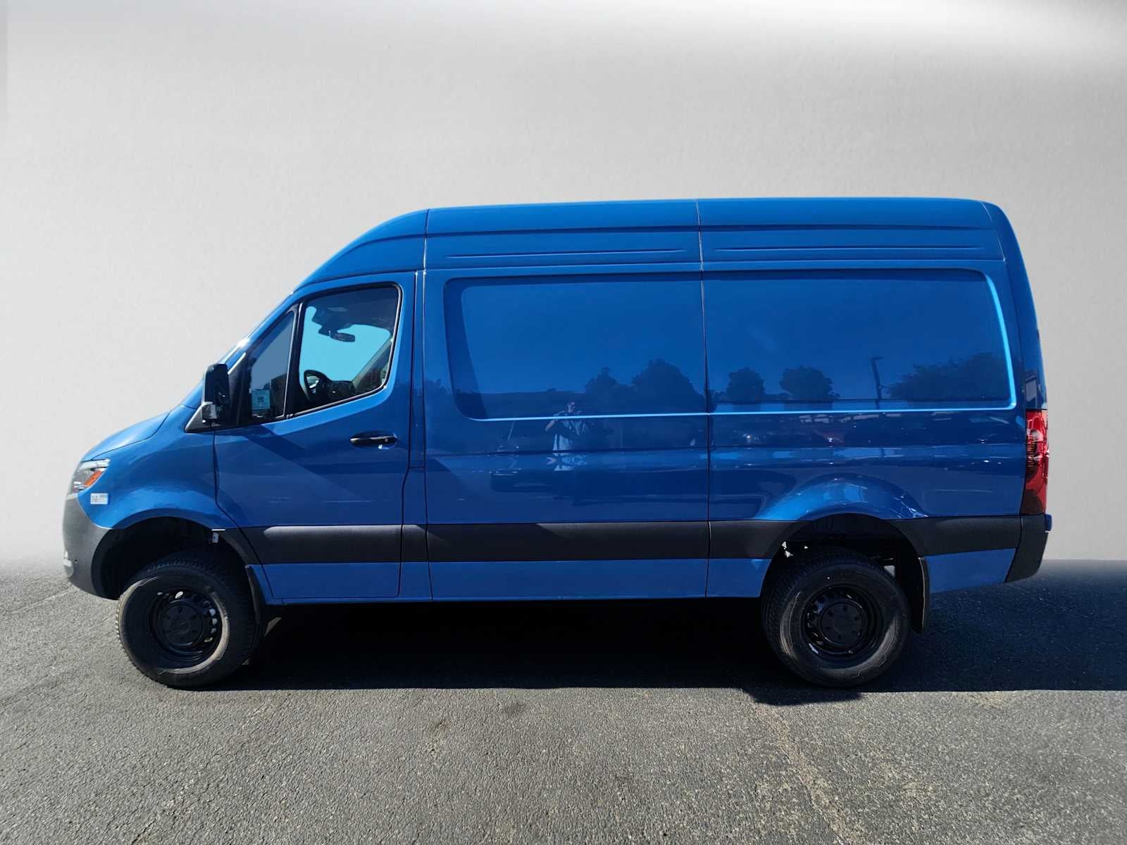 2027 Mercedes-Benz Sprinter Cargo 2500 Standard Roof I4 Diesel HO 144 AWD