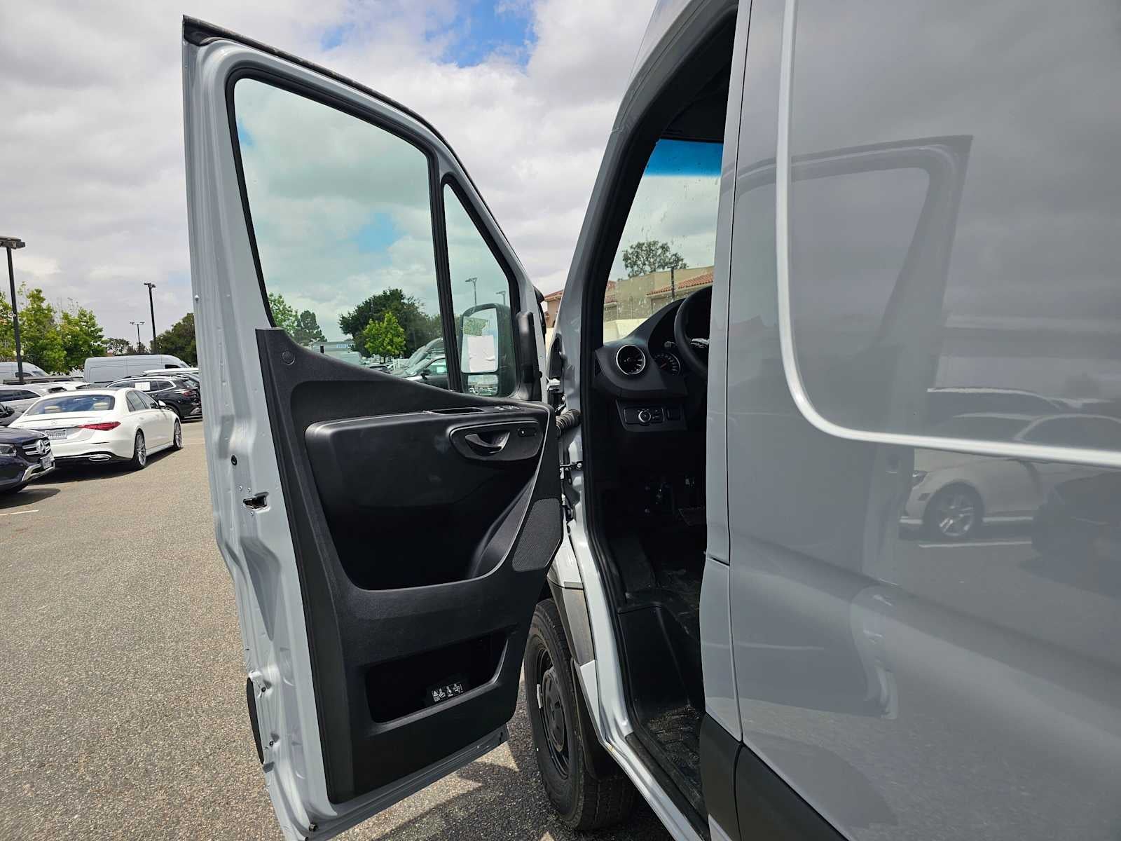 2025 Mercedes-Benz Sprinter Cargo Van 2500 Standard Roof I4 Diesel HO 144 AWD