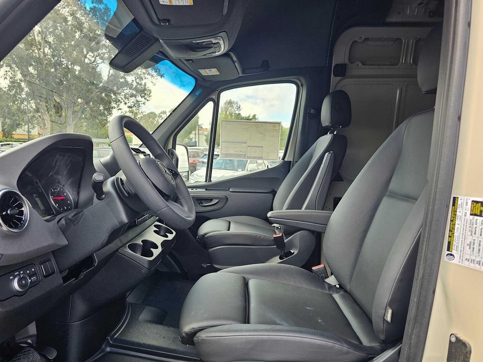 2026 Mercedes-Benz Sprinter 2500 Standard Roof I4 Diesel HO 144 AWD