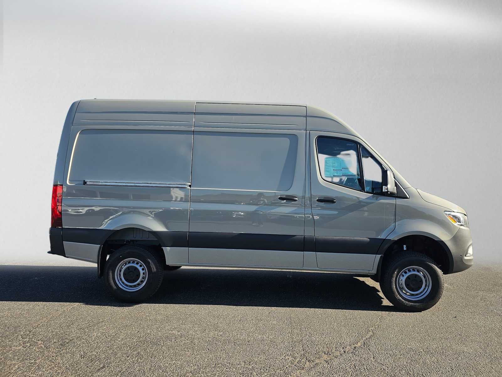 2027 Mercedes-Benz Sprinter Cargo 2500 Standard Roof I4 Diesel HO 144 AWD