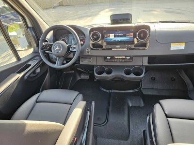 2026 Mercedes-Benz Sprinter 2500 Standard Roof I4 Diesel HO 144 AWD