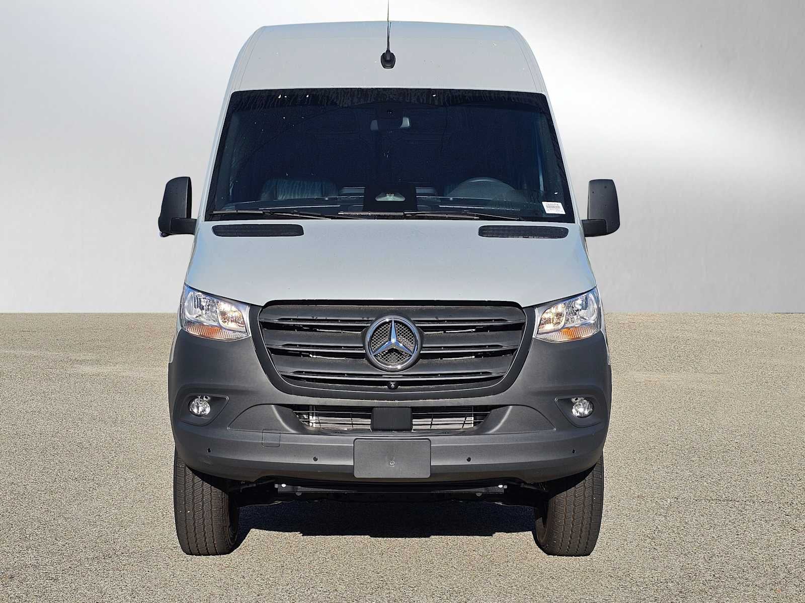 2026 Mercedes-Benz Sprinter 2500 Standard Roof I4 Diesel HO 144 AWD