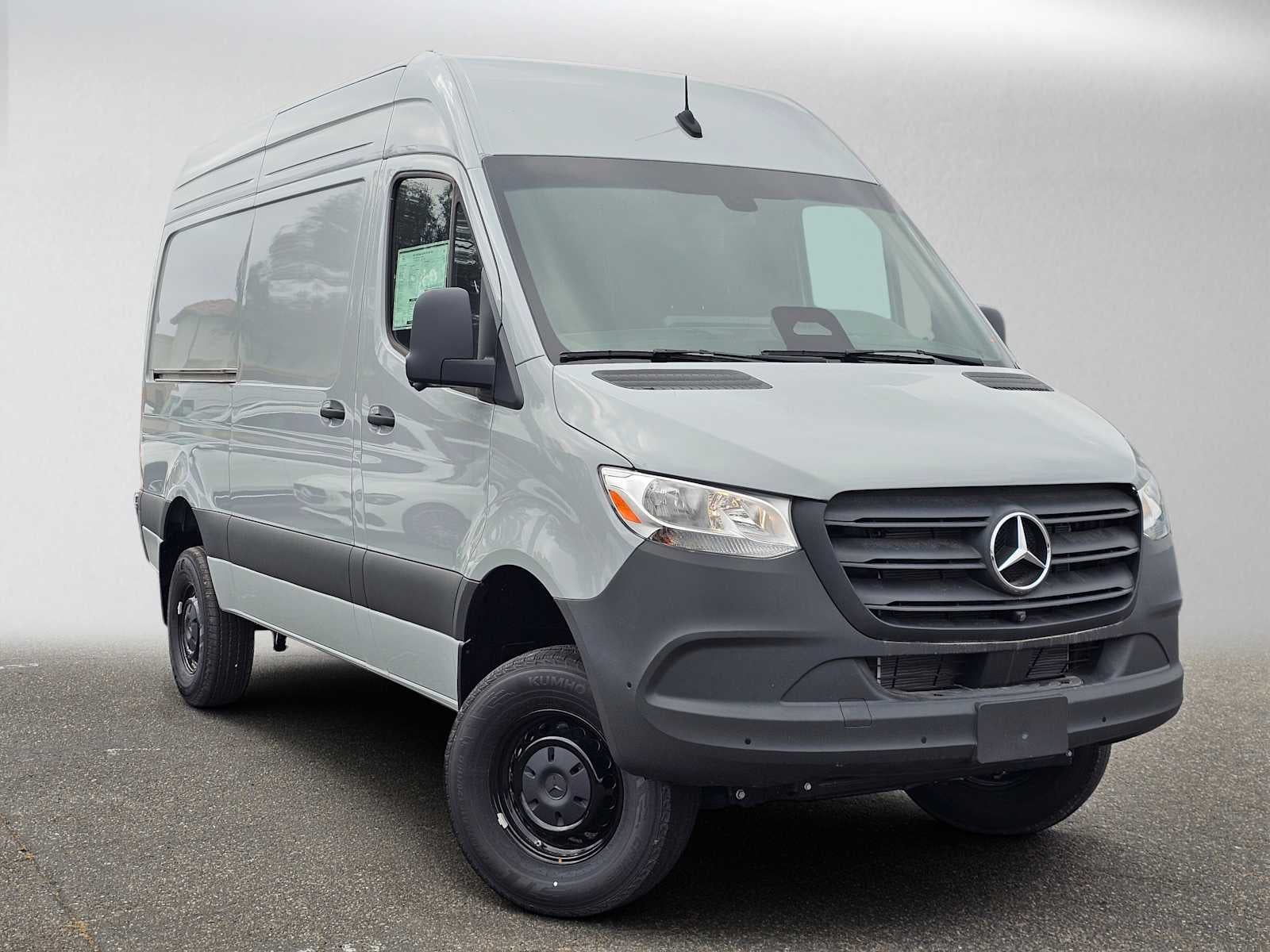 2025 Mercedes-Benz Sprinter Cargo Van 2500 Standard Roof I4 Diesel HO 144 AWD