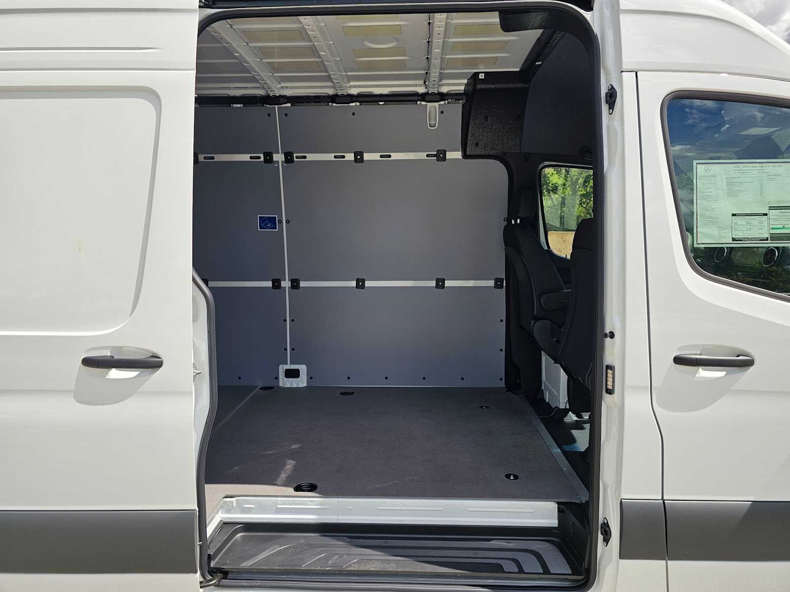 2026 Mercedes-Benz Sprinter 2500 High Roof I4 Diesel HO 170 RWD