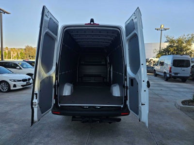 2026 Mercedes-Benz Sprinter 2500 High Roof I4 Diesel HO 170 RWD