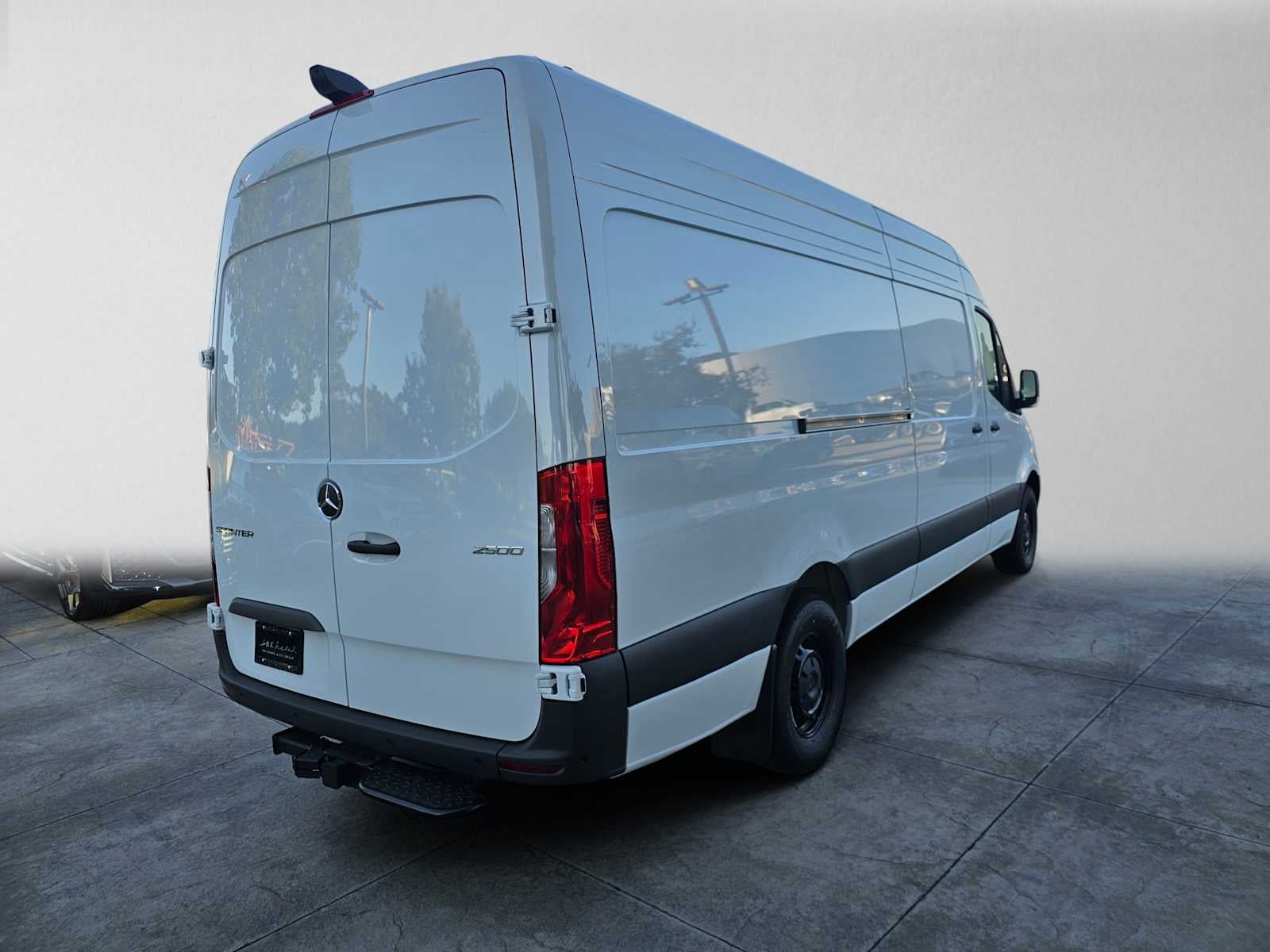 2026 Mercedes-Benz Sprinter 2500 High Roof I4 Diesel HO 170 RWD