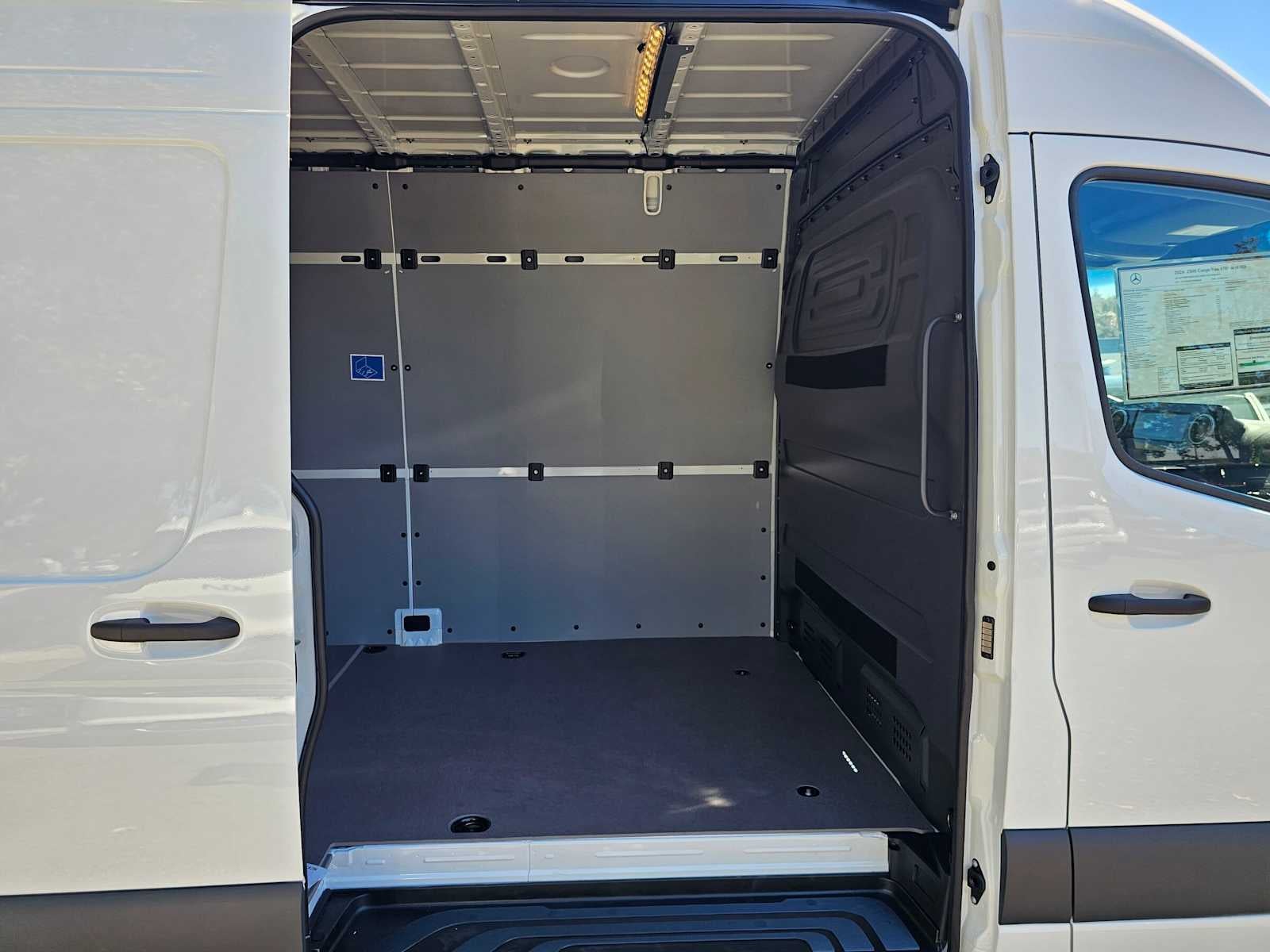 2026 Mercedes-Benz Sprinter Cargo 2500 High Roof I4 Diesel HO 170 RWD