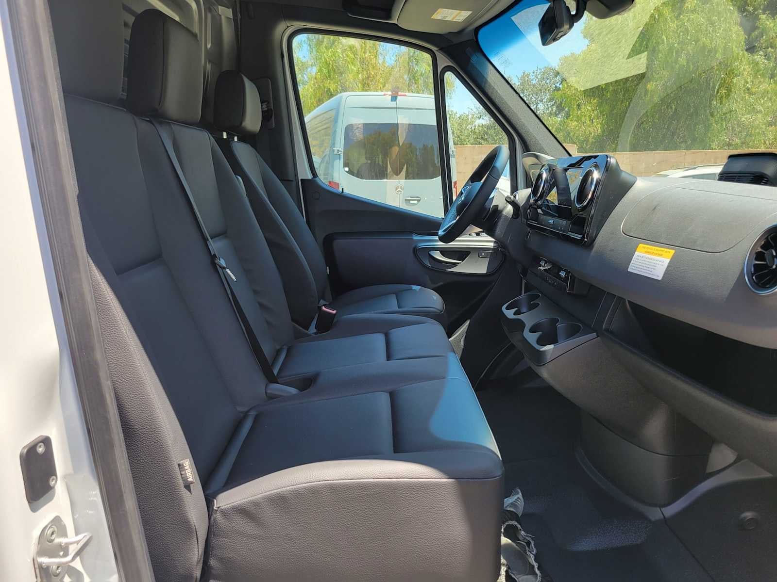 2026 Mercedes-Benz Sprinter 2500 High Roof I4 Diesel HO 170 RWD