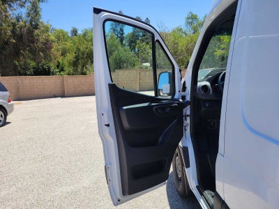 2026 Mercedes-Benz Sprinter 2500 High Roof I4 Diesel HO 170 RWD