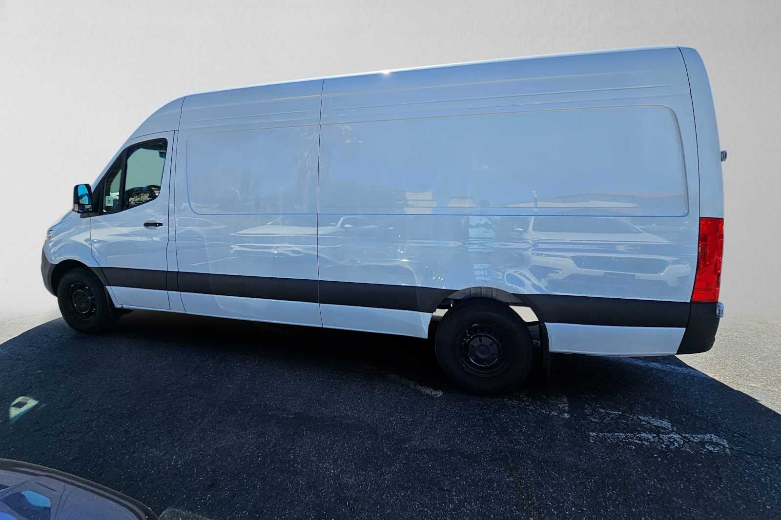 2026 Mercedes-Benz Sprinter 2500 High Roof I4 Diesel HO 170 RWD