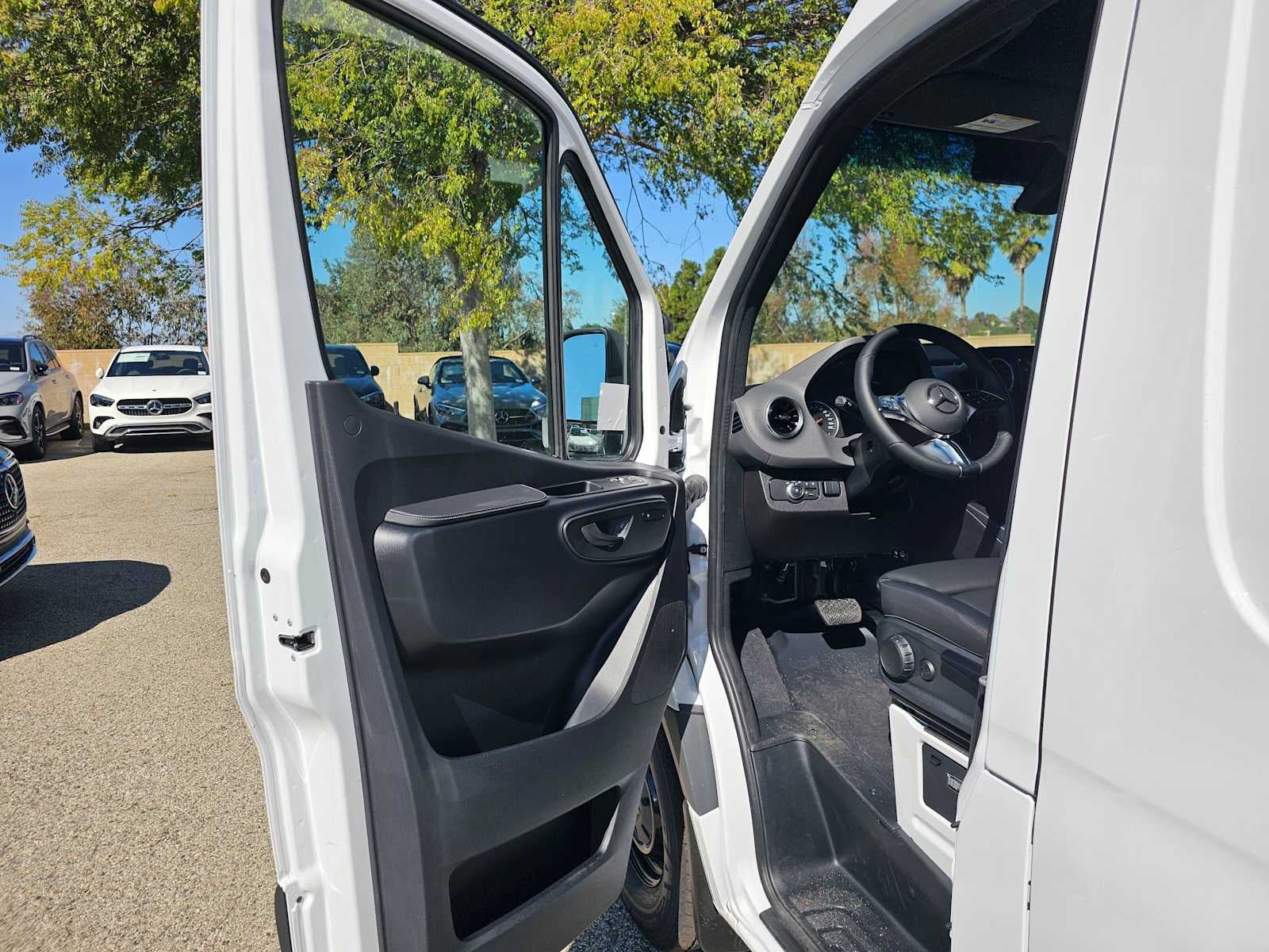 2026 Mercedes-Benz Sprinter Cargo 2500 High Roof I4 Diesel HO 170 Extended RWD
