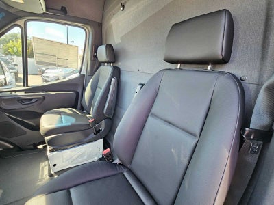 2025 Mercedes-Benz eSprinter Cargo Van 2500 High Roof HO 170 RWD