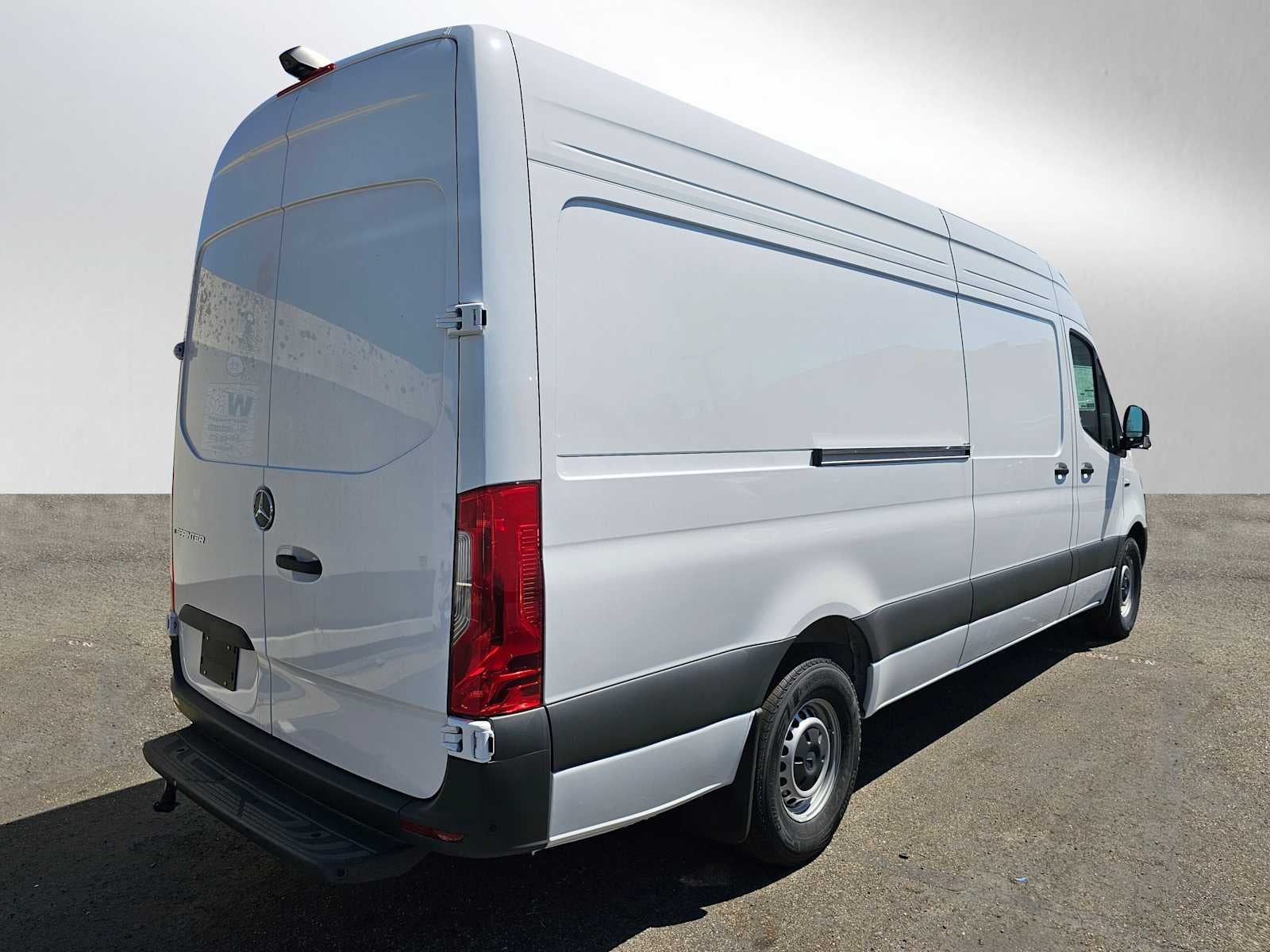 2025 Mercedes-Benz eSprinter Cargo Van 2500 High Roof HO 170 RWD