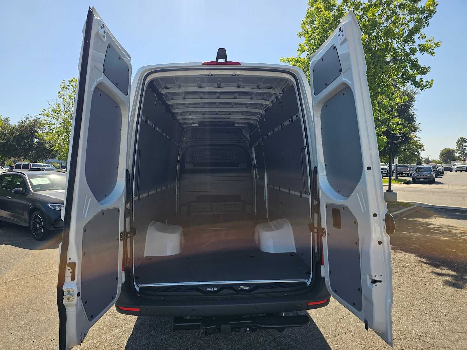 2026 Mercedes-Benz Sprinter Cargo Van 3500XD High Roof I4 Diesel HO 170 RWD