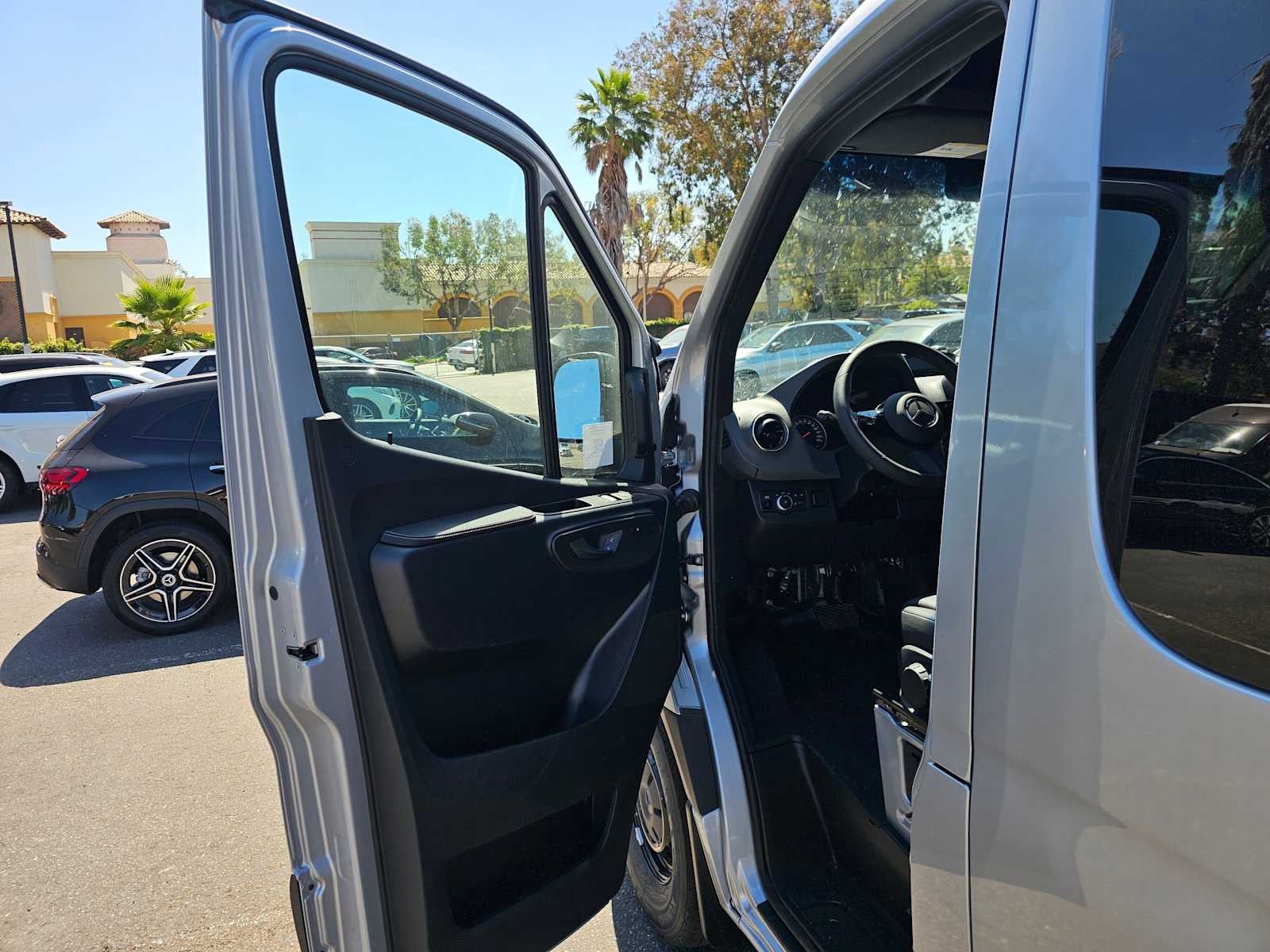 2026 Mercedes-Benz Sprinter Passenger 2500 Standard Roof I4 Diesel 144 RWD