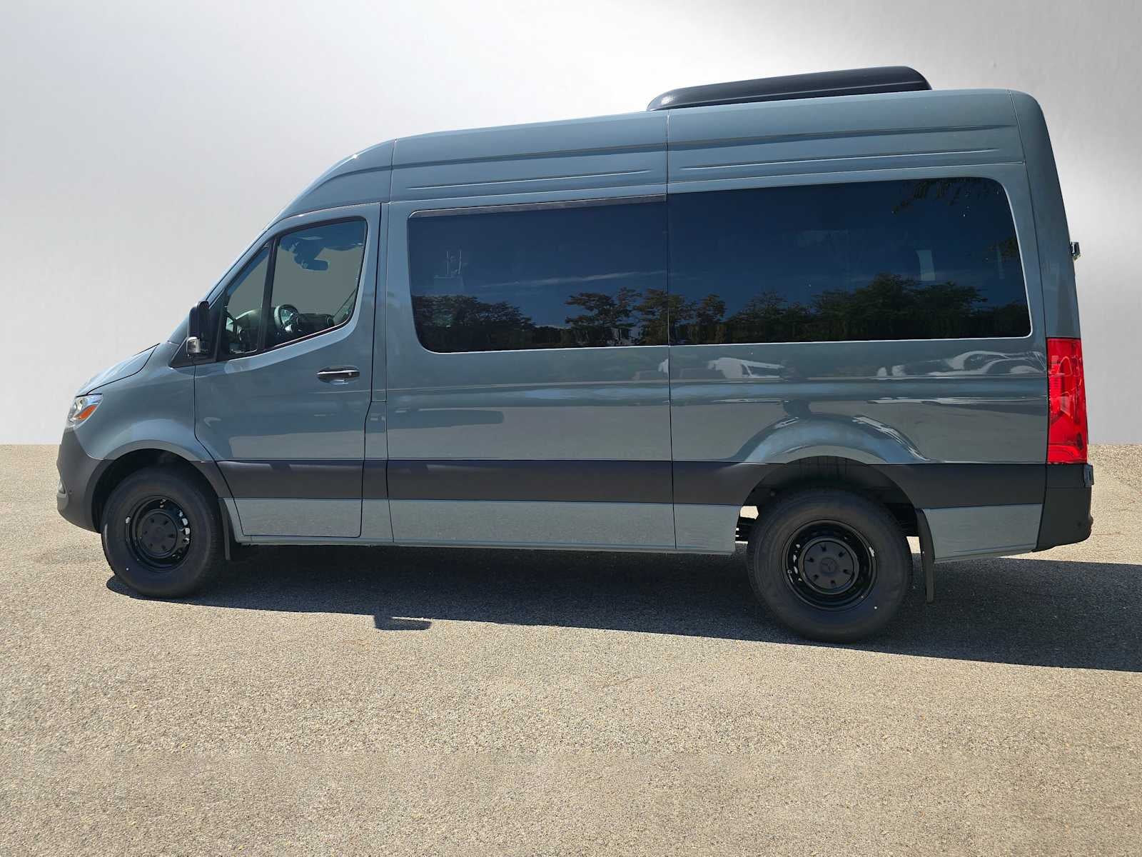 2025 Mercedes-Benz Sprinter Passenger Van 2500 Standard Roof I4 Diesel HO 144 RWD