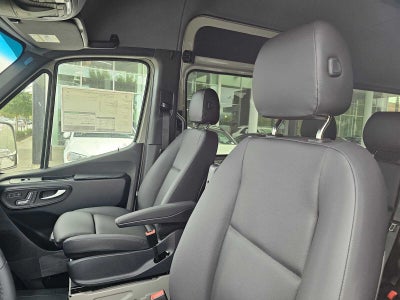 2026 Mercedes-Benz Sprinter Passenger 2500 Standard Roof I4 Diesel HO 144 RWD