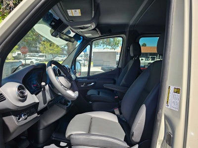 2026 Mercedes-Benz Sprinter Passenger Van 2500 Standard Roof I4 Diesel HO 144 RWD