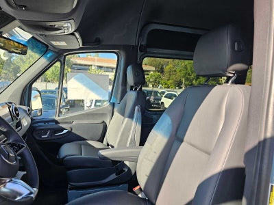 2026 Mercedes-Benz Sprinter Passenger Van 2500 Standard Roof I4 Diesel HO 144 RWD