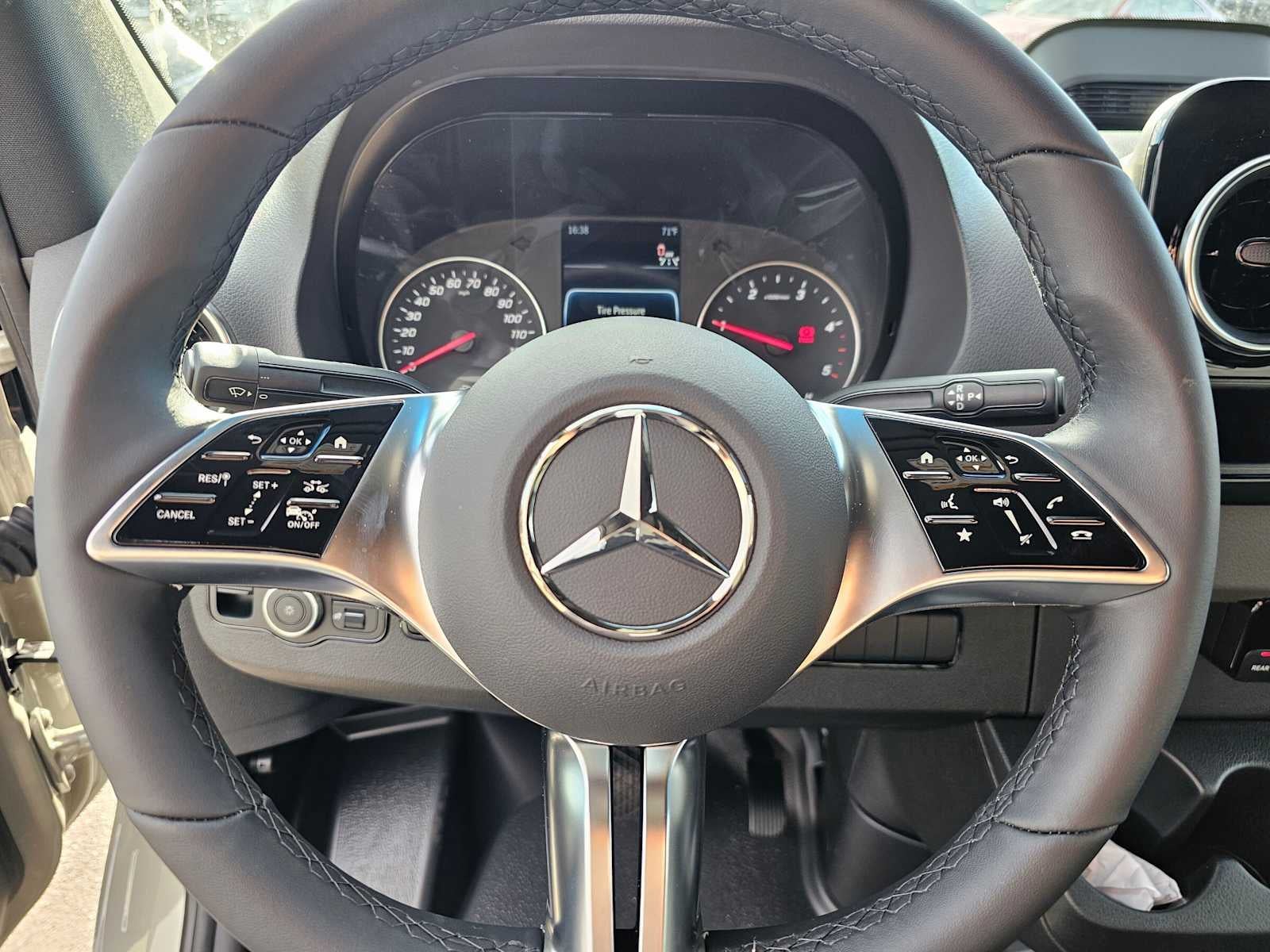 2026 Mercedes-Benz Sprinter Passenger 2500 Standard Roof I4 Diesel HO 144 RWD