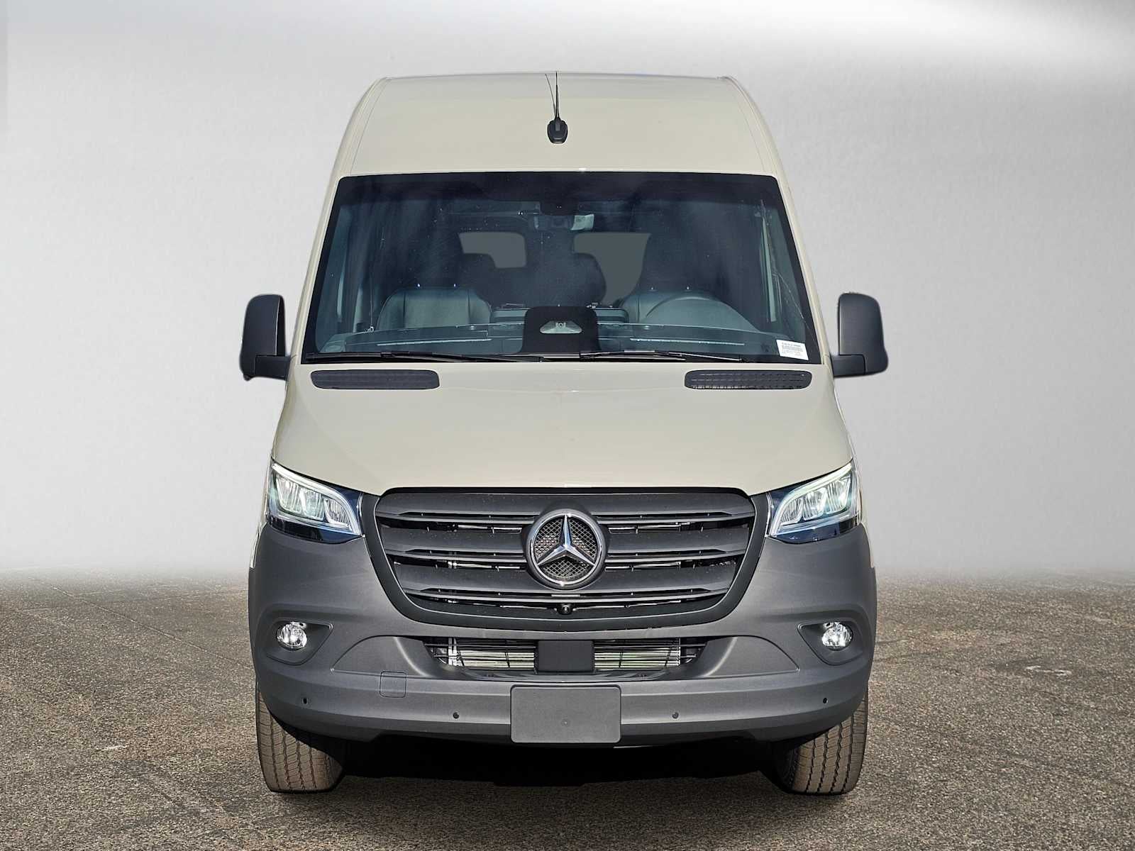 2026 Mercedes-Benz Sprinter Passenger 2500 Standard Roof I4 Diesel HO 144 RWD