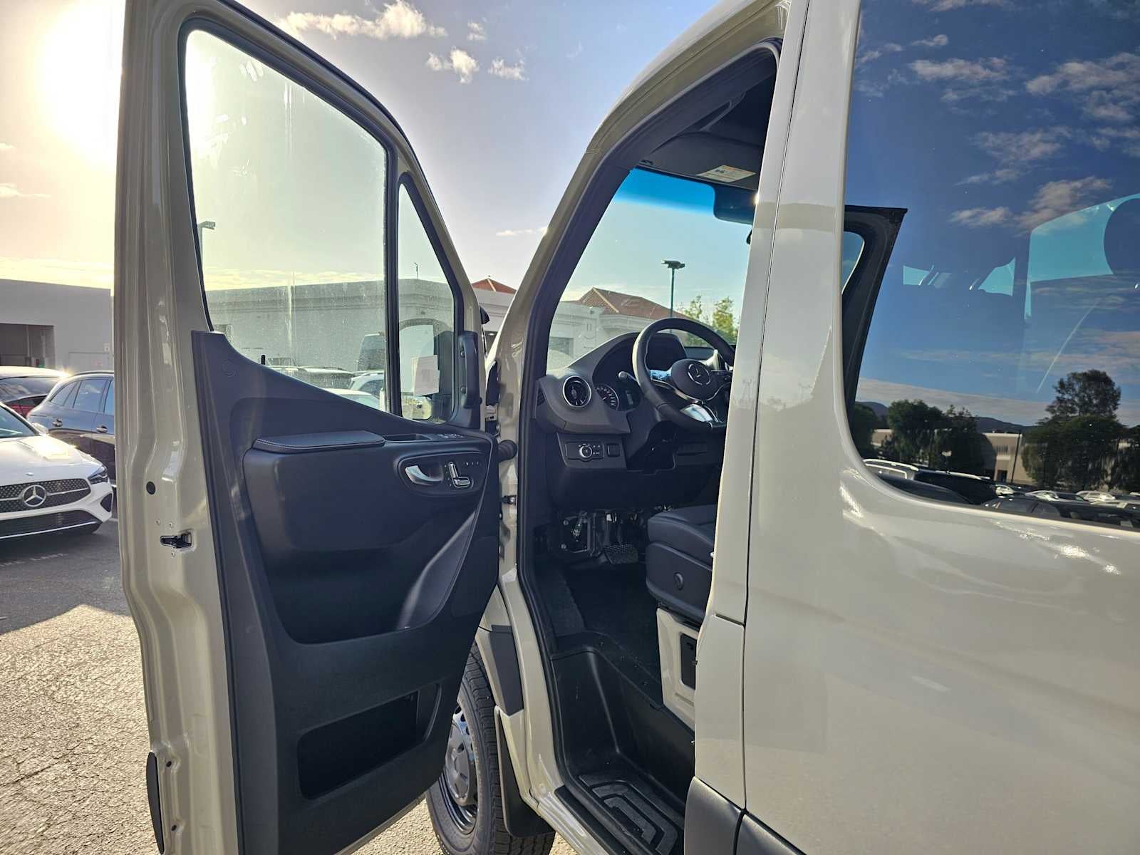 2026 Mercedes-Benz Sprinter Passenger 2500 Standard Roof I4 Diesel HO 144 AWD