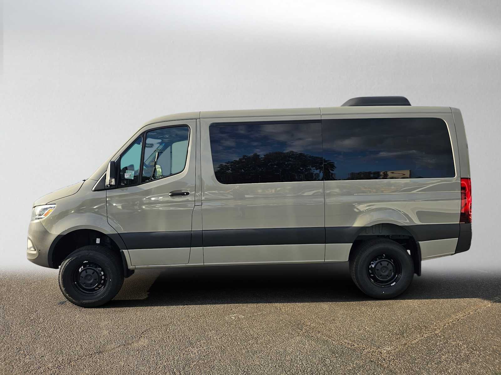 2026 Mercedes-Benz Sprinter Passenger 2500 Standard Roof I4 Diesel HO 144 AWD