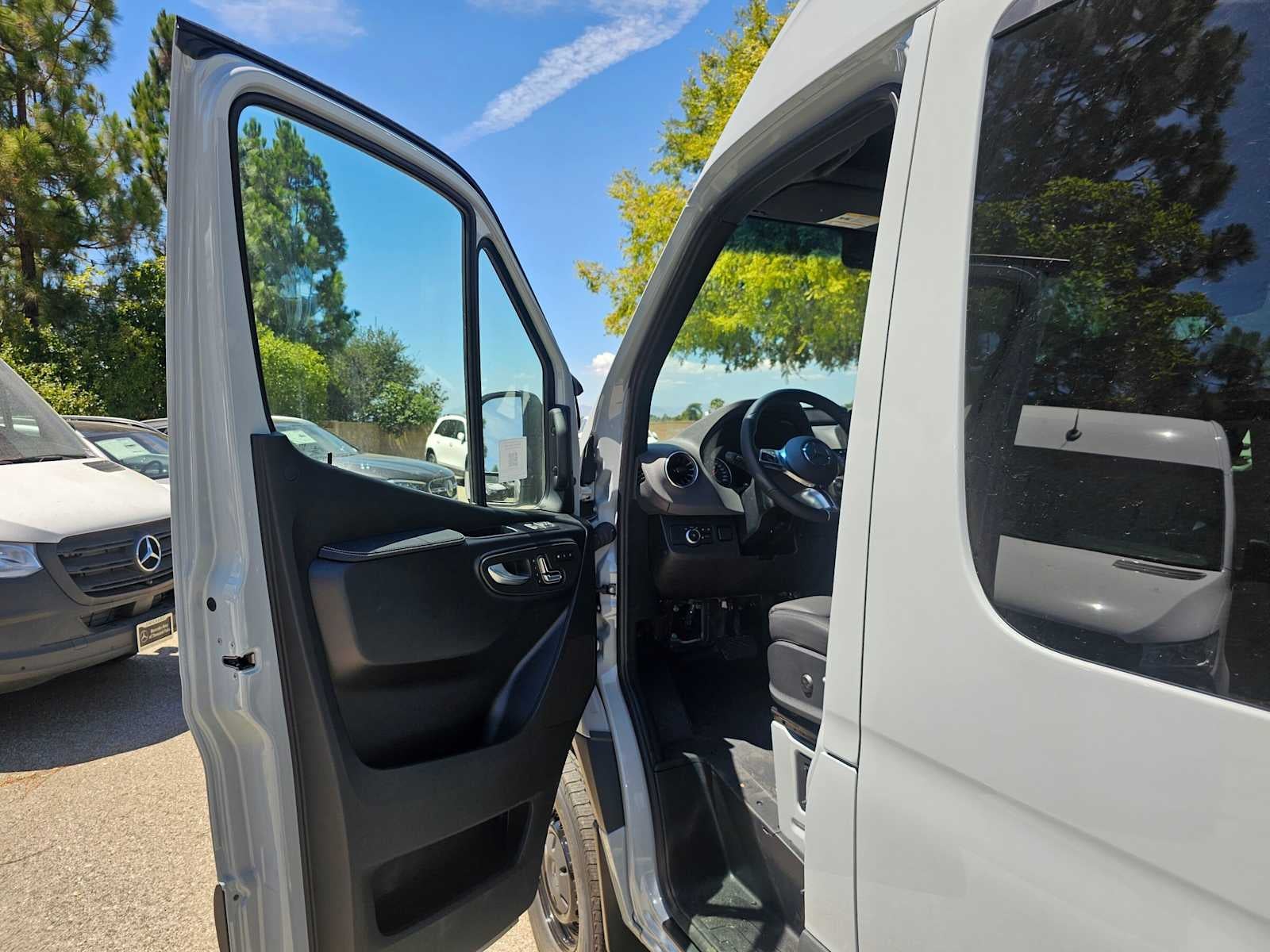 2026 Mercedes-Benz Sprinter Passenger Van 2500 Standard Roof I4 Diesel HO 144 AWD