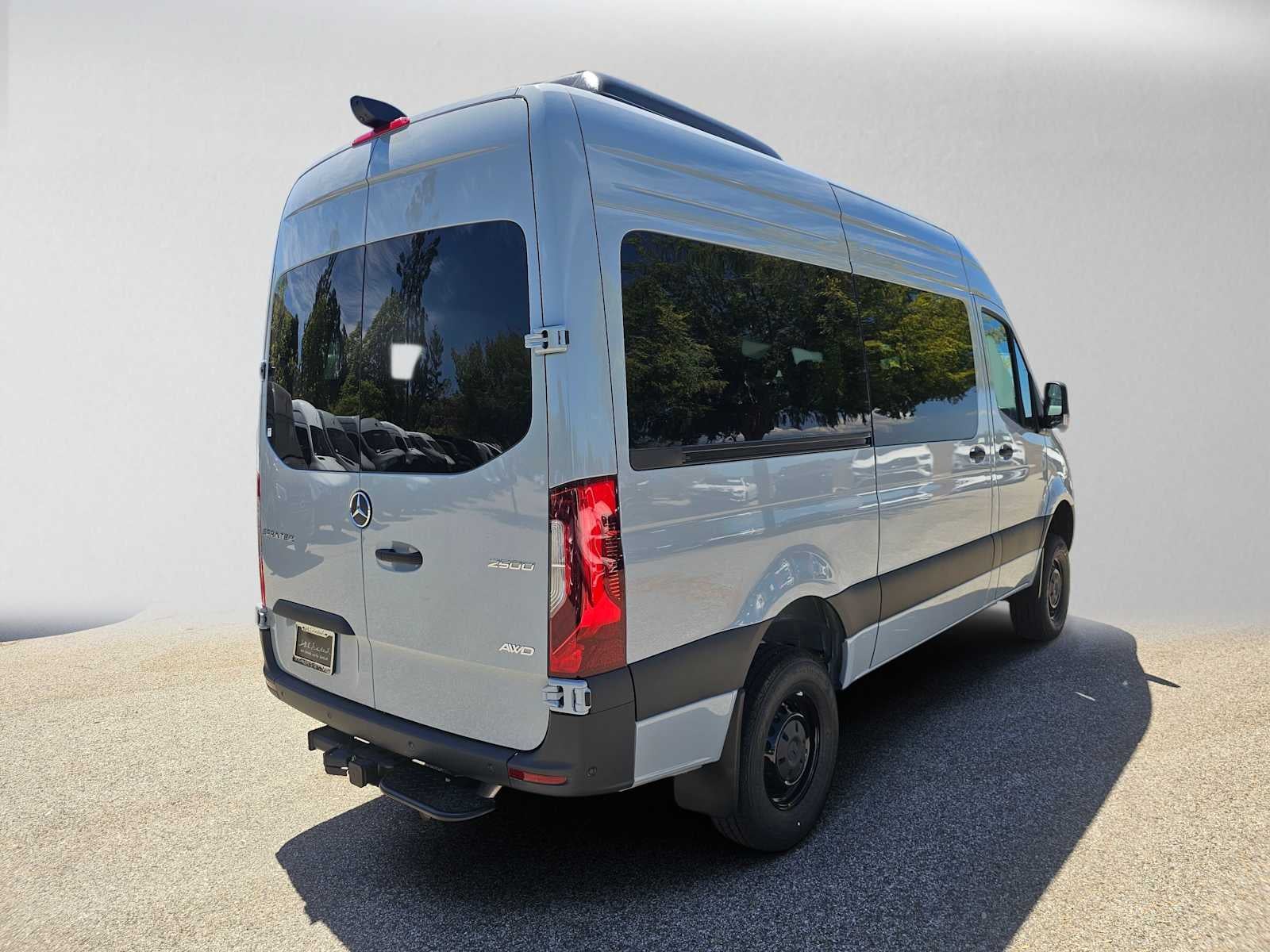2026 Mercedes-Benz Sprinter Passenger Van 2500 Standard Roof I4 Diesel HO 144 AWD